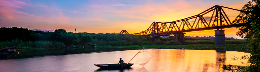 Sunset in Long Bien bridge in Hanoi 